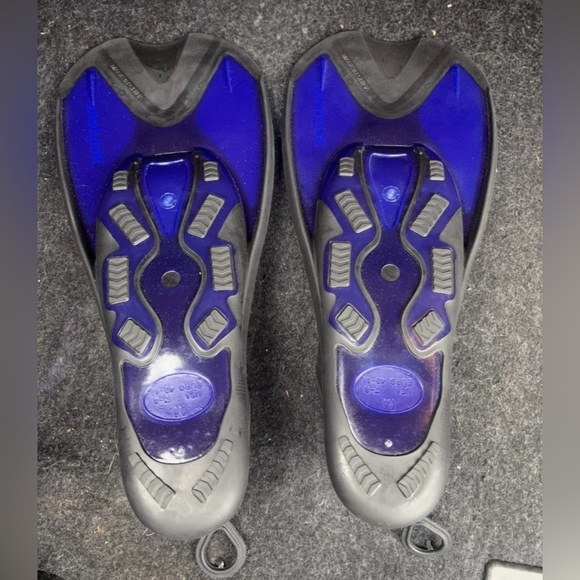 EUC Belyfuko Black and Blue Snorkel Swim Fins - Picture 2 of 3
